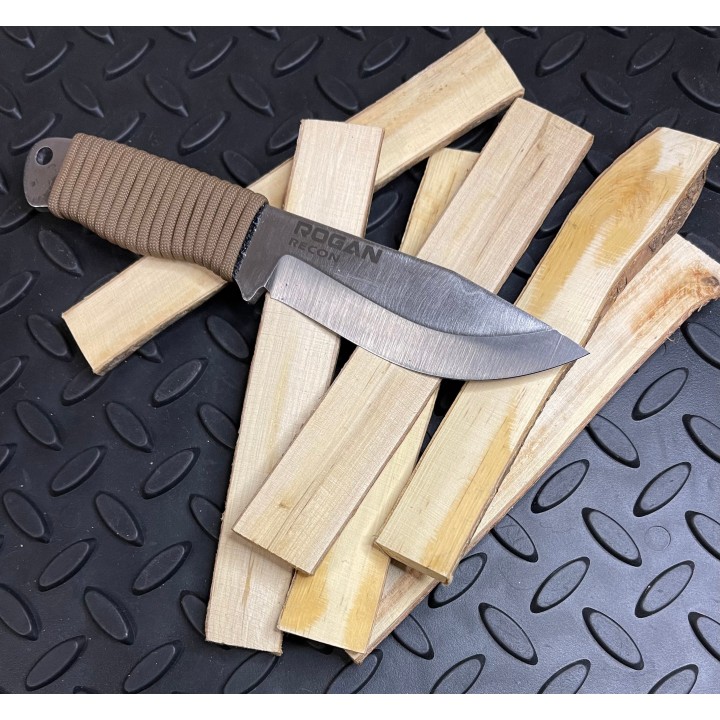 ROGAN RECON knife splitting wood